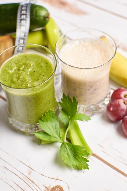 Frullato di frutta con avena e verdure