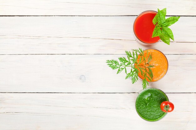 Frullato di verdure fresche Pomodoro cetriolo carota