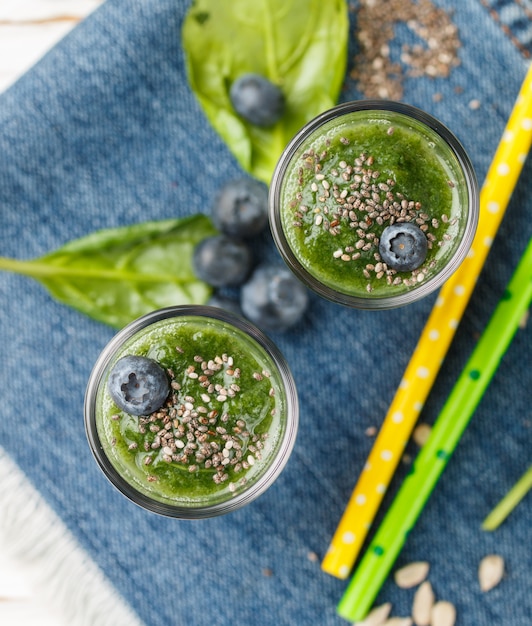 Frullato verde sano e ingredienti