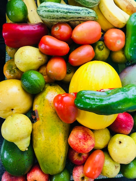 Frutas tropicais Frutta tropicale