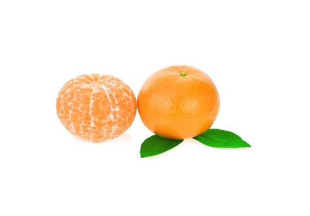 Frutta arancione isolata