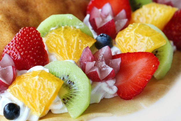 Frutta colorata con crape