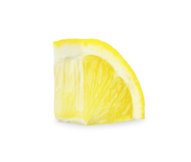 Foto frutta di limone tagliata isolata su sfondo bianco