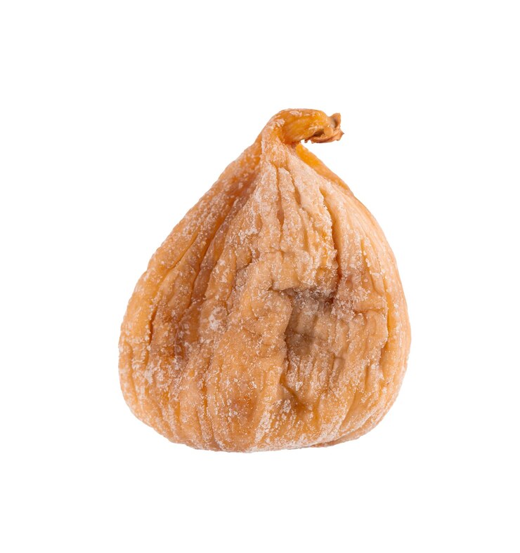 Frutta secca isolata su sfondo bianco spuntino di frutta secca