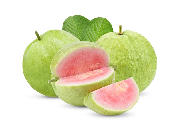 Frutto di guava isolato su sfondo bianco