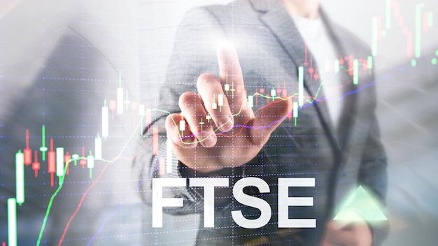 FTSE 100 Financial Times Stock Exchange Index Regno Unito Regno Unito Inghilterra Concetto di trading di investimenti con grafici e grafici