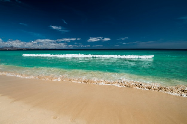 Fuerteventura e sullo sfondo l'altra isola Lanzarote isole canarie spagna