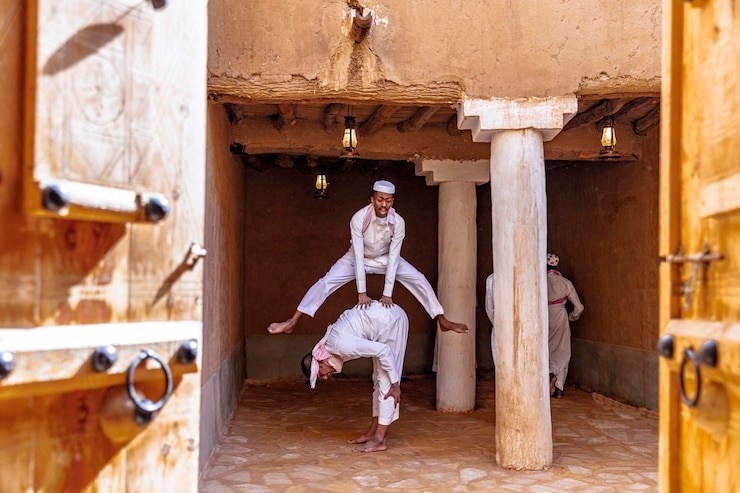 Photo full length of woman standing against building