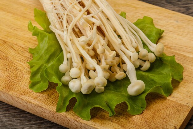 Funghi Enoki per la cottura