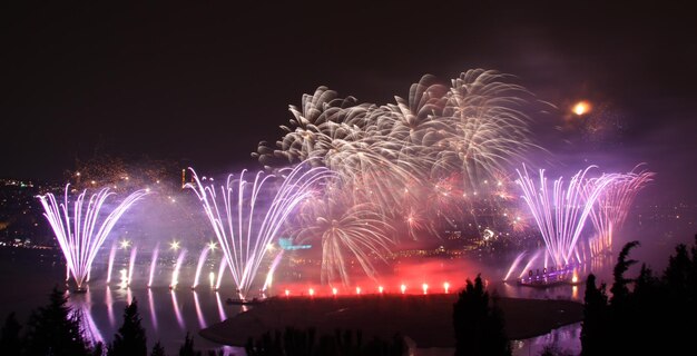 Fuochi d'artificio su Halic Istanbul