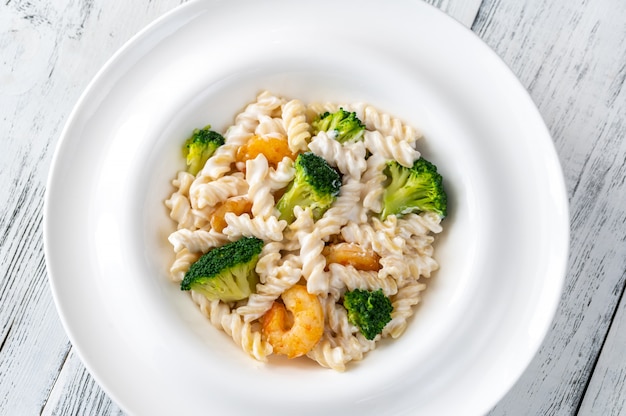 Fusilli con broccoli e gamberi