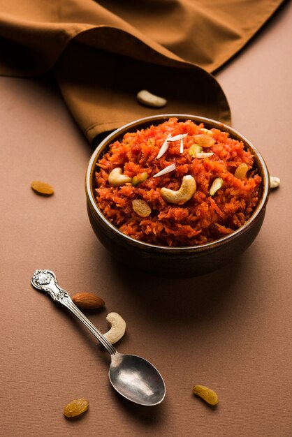 Gajar ka halwa è un budino dolce a base di carote dall'India