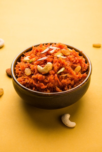 Gajar ka halwa è un budino dolce a base di carote dall'India