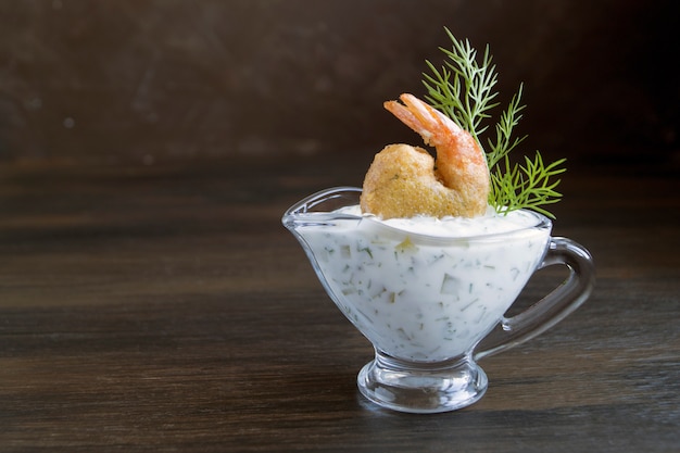 Gamberetti fritti in pastella con salsa tartara