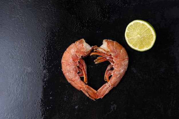 gamberi congelati al negozio di pesce