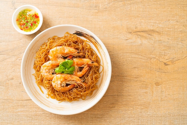 Gamberi in casseruola o al forno con pasta di vetro