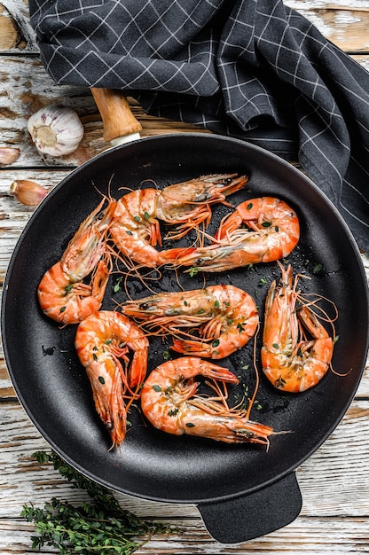 Gamberi tigre alla griglia Gamberi con spezie e limone in padella