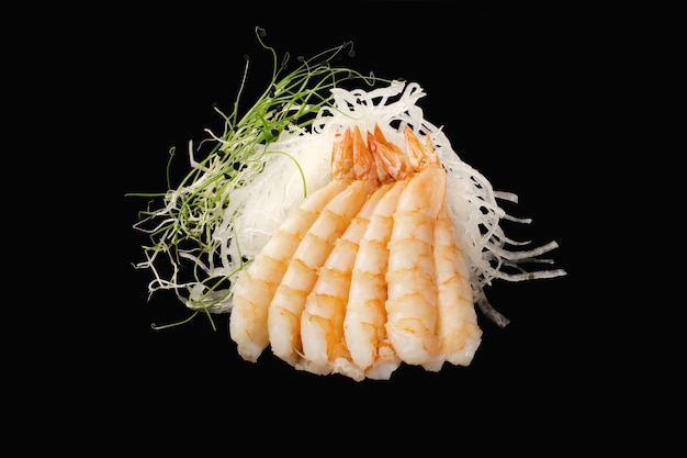 Gamberi tigre, daikon, microgreen