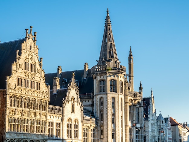 Gand scene della città in Belgio edifici residenziali chiesa scene attraenti e belle