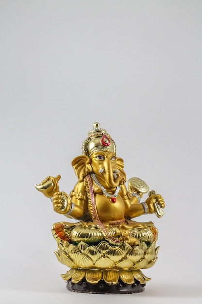 Ganesha su fondo marmoreo