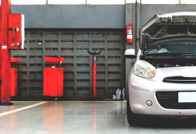 Garage di riparazione di parcheggio auto eco del primo piano