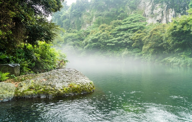 Garden Park alle cascate di Cheonjiyeon nell&#39;isola di Jeju