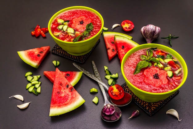 Gazpacho di anguria, zuppa fredda estiva tradizionale spagnola