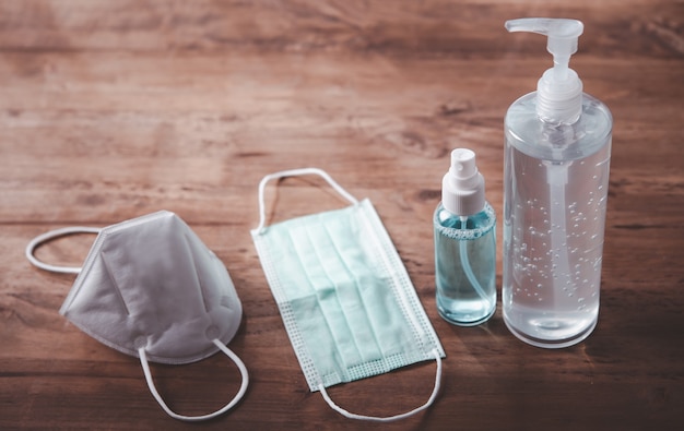 Gel, alcool e maschera Disinfezione delle attrezzature per prevenire la diffusione di batteri e batteri e per prevenire il virus corona (covid-19).
