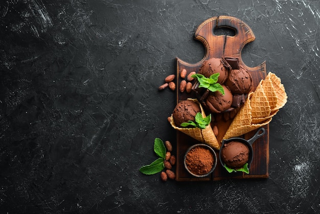 Gelato al cioccolato con cioccolato Vista dall'alto Spazio libero per il testo