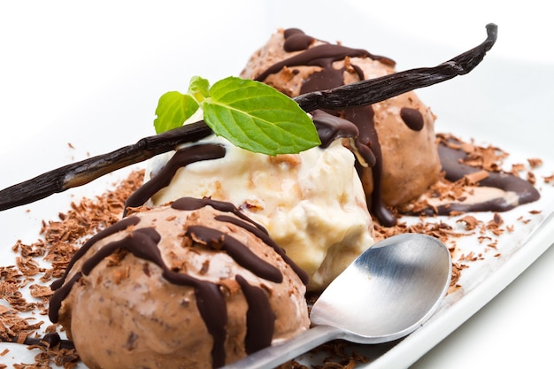 Gelato al cioccolato e vaniglia