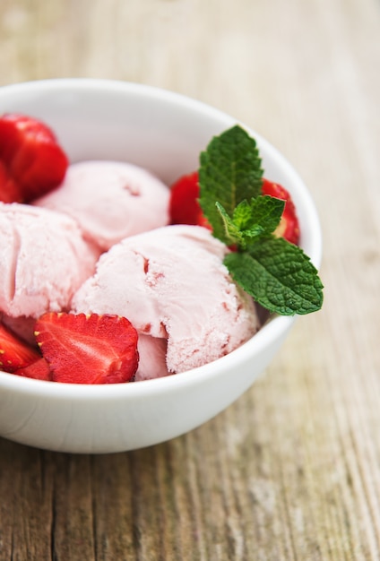 gelato alla fragola