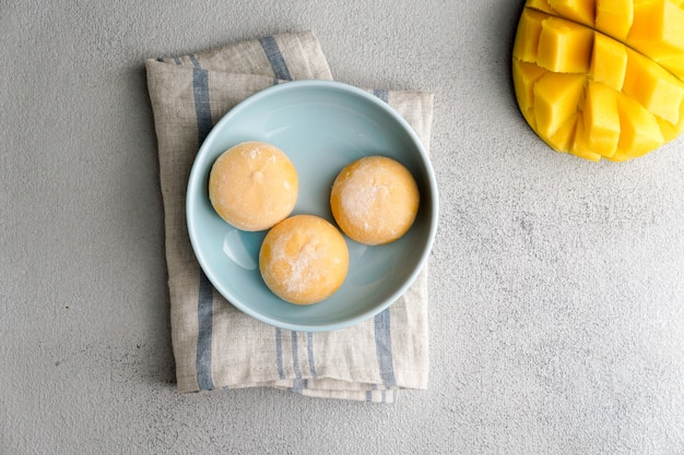 Gelato Mochi con mango, dolci tradizionali giapponesi di riso