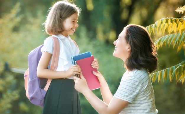 Genitore e allievo vanno a scuola