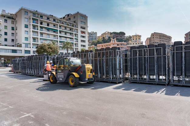 GENOVA, ITALIA - 25 MAGGIO 2017 - Preparazione alla messa di Papa Francesco in Kennedy Place