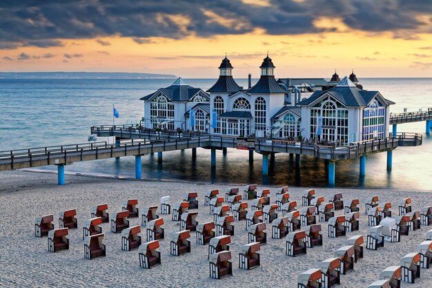 Germania, Meclemburgo-Pomerania occidentale, località balneare del Mar Baltico Sellin, sedie a sdraio con cappuccio sul