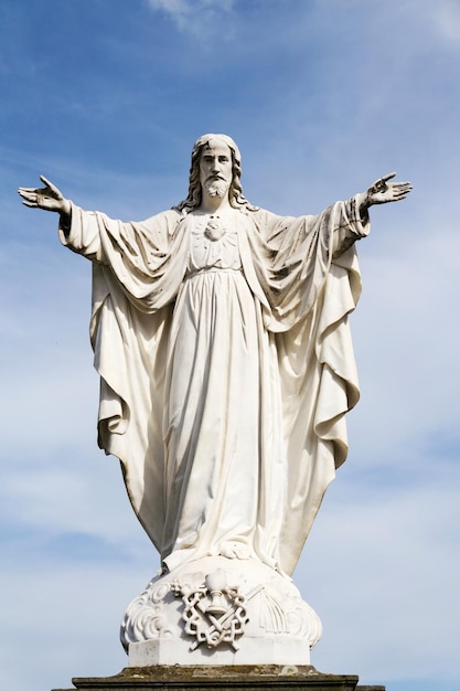 Gesù Cristo con la statua a braccia aperte Velehrad Basilica Repubblica Ceca