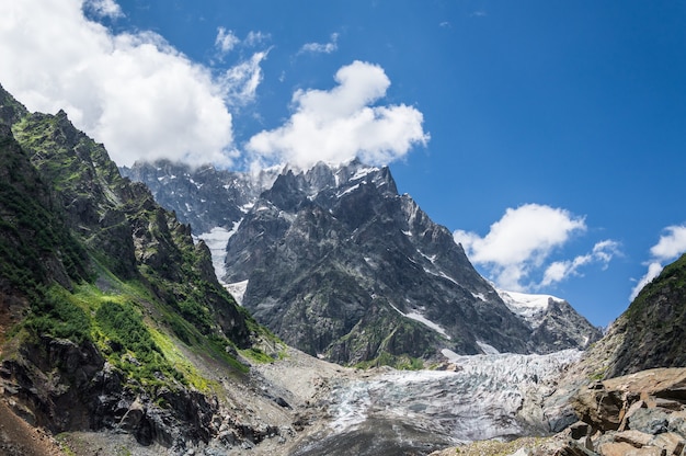 Ghiacciaio in montagna