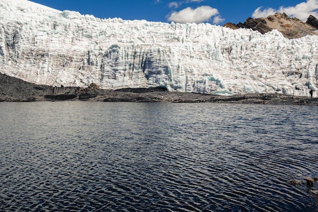 Ghiacciaio Pastoruri nel Parco Nazionale Huascaran Huaraz Perù Ghiacciaio tropicale a 5200 metri sul livello del mare