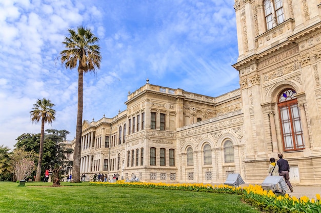 Giardini del palazzo Dolmagahce in primavera