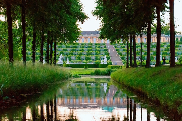 Giardino al palazzo di Sanssouci a Potsdam, Germania