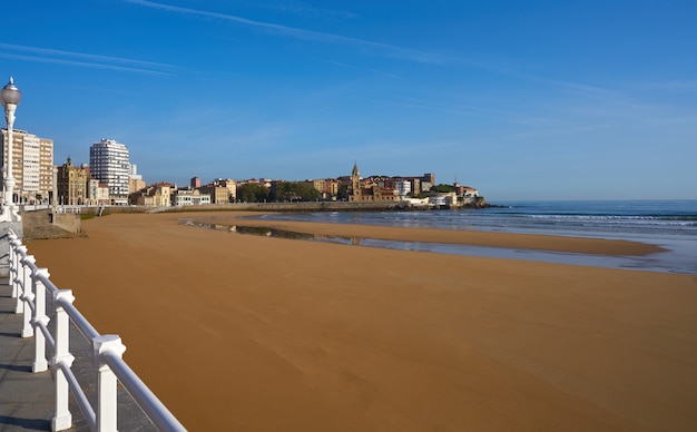 Gijon playa San Lorenzo spiaggia Asturie Spagna