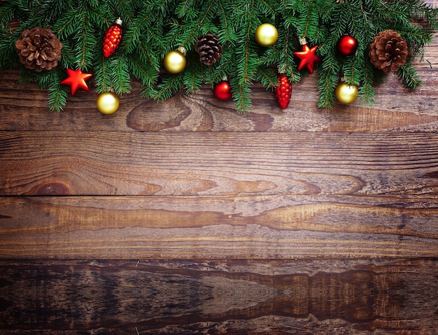 Giocattoli e ramo fatti a mano di Natale