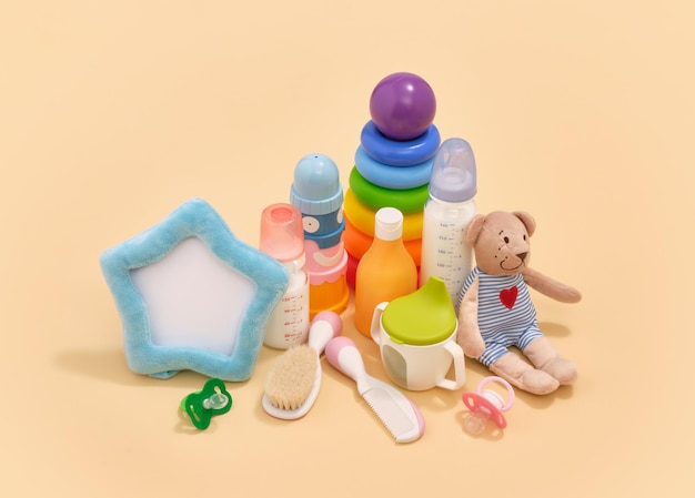 Giocattoli per bambini e composizione per la cura del bambino Accessoari per neonati e giocattoli eleganti