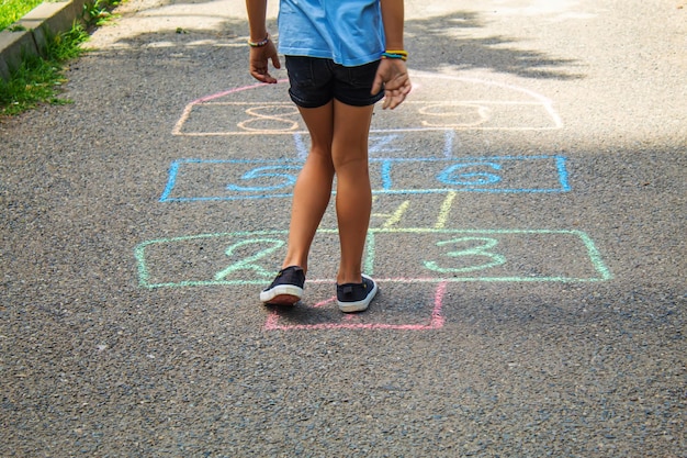 Giochi per bambini di strada nei classici Messa a fuoco selettiva