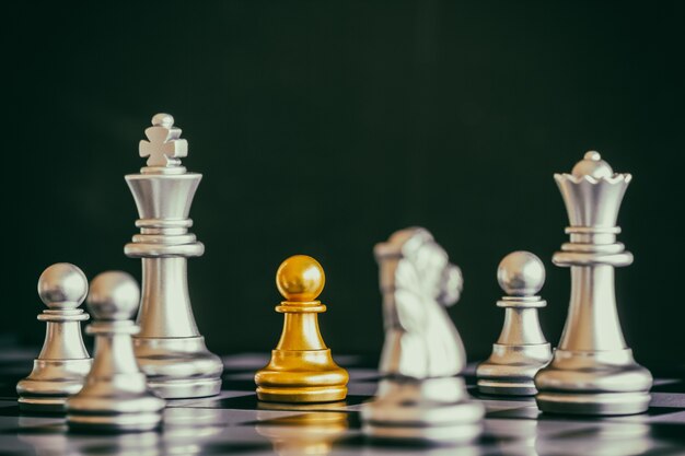 Gioco di scacchi di strategia Gioco di sfida di intelligenza sulla scacchiera