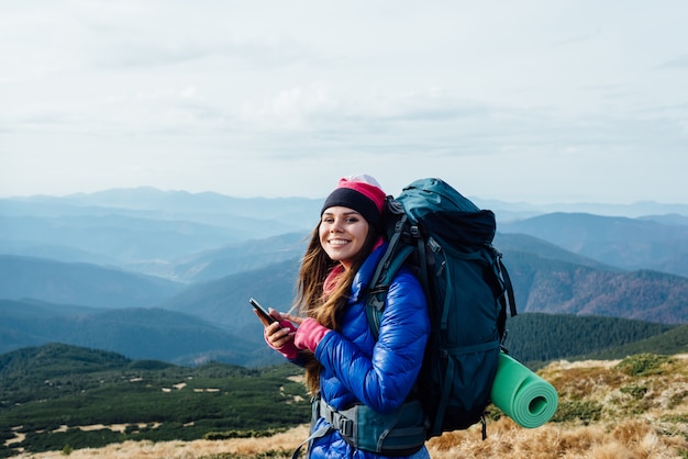 Gioia ed euforia dal viaggio in montagna.