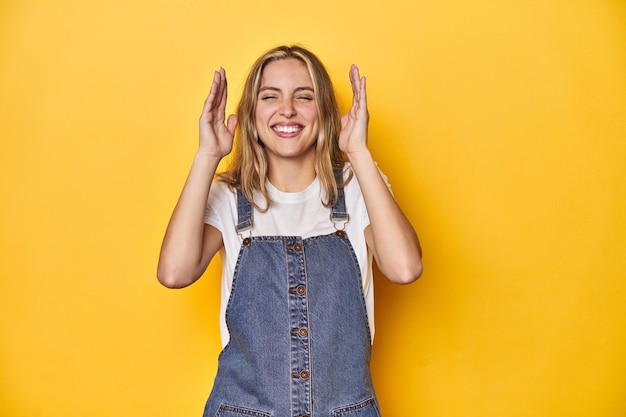 Gioioso ridere molto Concetto di felicità