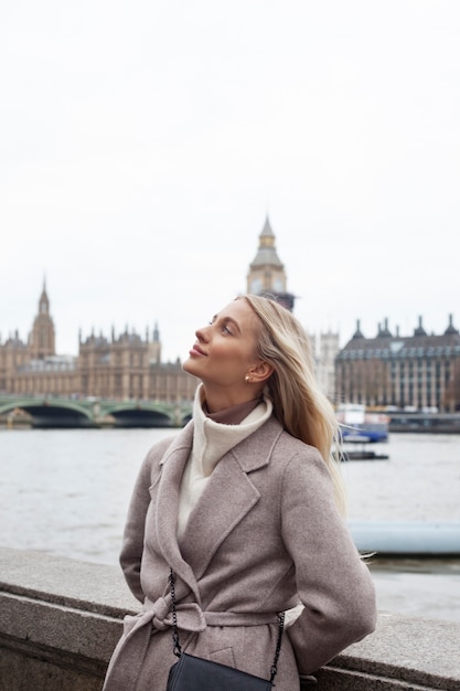 Giovane adulto in viaggio a Londra