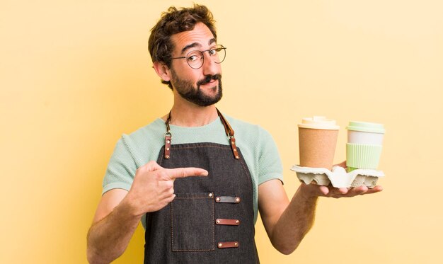 Giovane con caffè da asporto