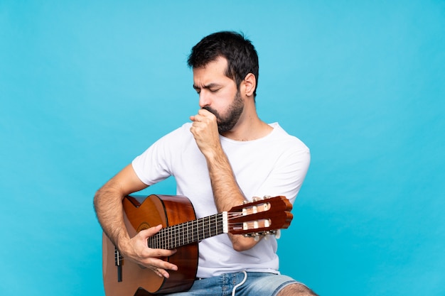 Giovane con chitarra